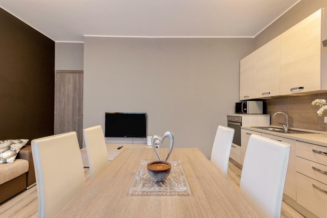 Verona Borgo Roma Apartment Екстер'єр фото